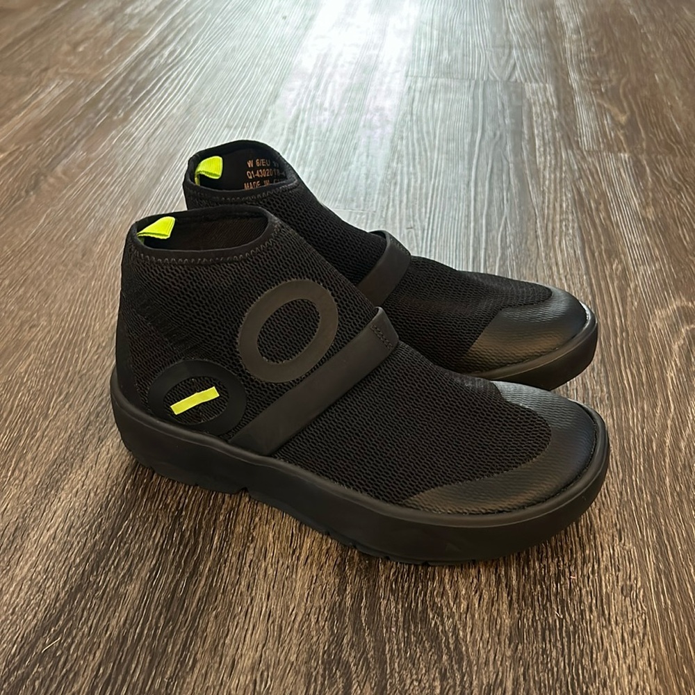 Oofos Eezee Fibre High shoes womens Size 6
